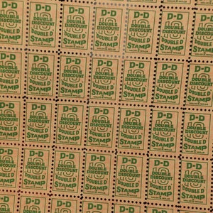 Feuille de 100 timbres Double D originaux des années 50 et 60 - timbres à prix réduit pour stations-service ou épiceries vintage
