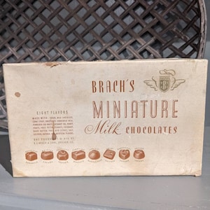 1940&#39;s Brach&#39;s Miniature Milk Chocolates - Old & Original Candy Box 1 lb. Chocolate Box - Chicago, Illinois