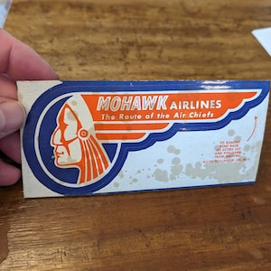 Etichetta Mohawk Airlines anni '50-'60 - Vecchia e originale - Decalcomania vintage da viaggio o valigia fustellata