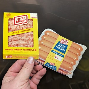 Letrero de cartón troquelado de salchichas, mortadela, tocino o salchichas de Oscar Mayer de 1968: letreros de ventana de supermercado vintage, números a elegir o juego