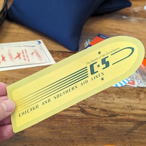 Etichetta Chicago and Southern Service Airlines degli anni '50 - Vecchia e originale - Decalcomania da viaggio o valigia vintage - Versione gialla