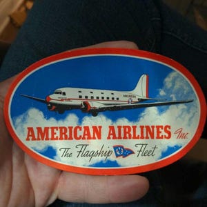 Etichetta gommata della flotta ammiraglia della American Airlines degli anni '40 - Vecchia e originale - Adesivo vintage da viaggio o valigia