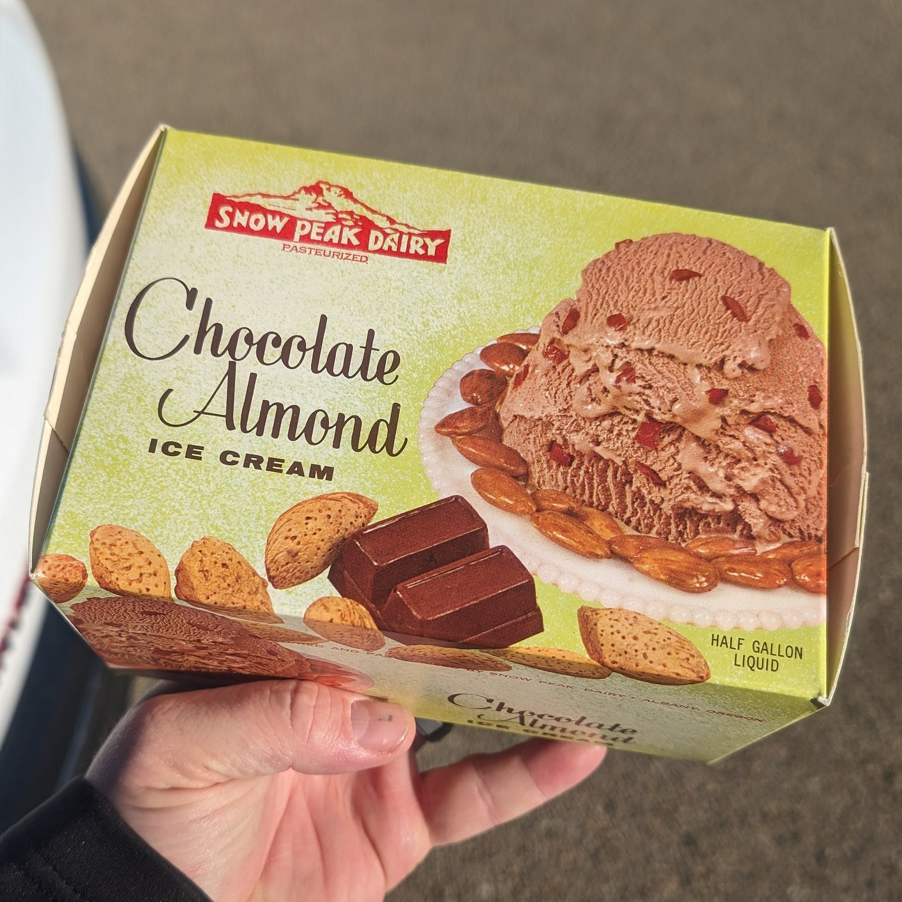 NOS 1960s Snow Peak Dairy Ice Cream Box - Chocolate Almond