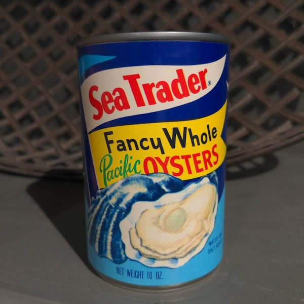 1970's Sea Trader Fancy Pacific Oysters Can  old can label on can - Safeway Stores - Oakland, California