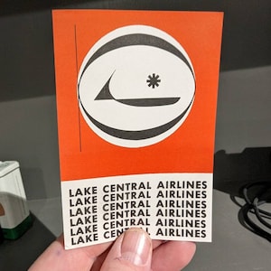 Mod Lake Central Airlines anni '60 - Etichetta gommata Great Lakes - Vecchia e originale - Adesivo vintage da viaggio o valigia