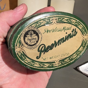 1930s Peerless Confections Peermints Mints Old & Original Tin - Chicago, Illinois EMPTY
