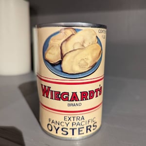 1940&#39;s Wiegardt&#39;s Fancy Pacific Oysters old can label on can - Ocean Park, Washington
