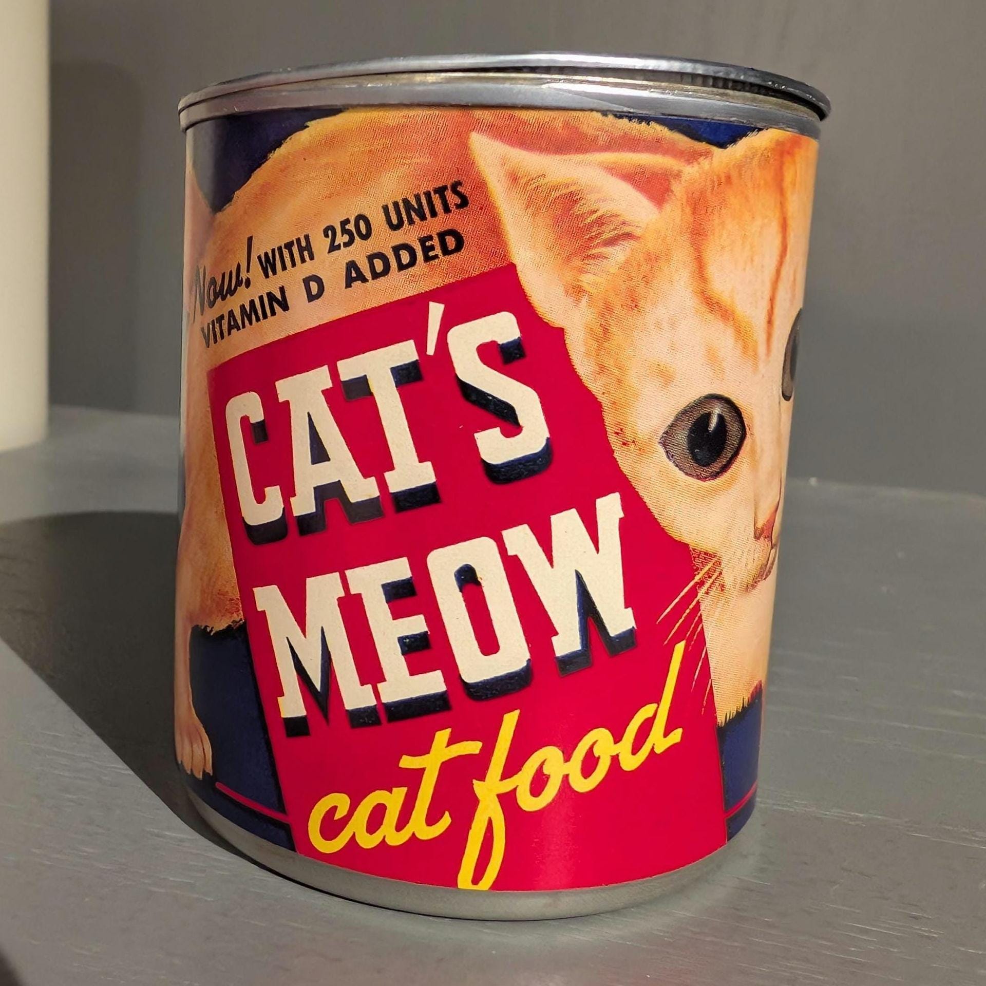 1940s Cat's Meow Cat Food Can Label on Can - Foster Canning