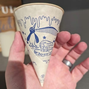 NOS 1960's Penguin Igloo Winter Scene Cone Vortex Dixie Cups