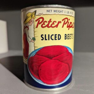 Étiquette de boîte de betteraves tranchées Peter Piper des années 40 sur la boîte vintage originale - Jolles, Providence Rhode Island