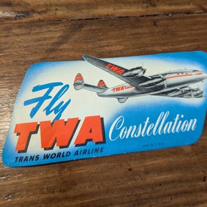Etichetta gommata TWA Airlines Constellation degli anni '50 - Vecchia e originale - Adesivo vintage da viaggio o valigia