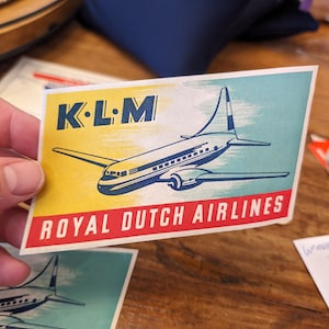 Etichetta gommata K-L-M Royal Dutch Airlines degli anni '40 e '50 - Vecchia e originale - Decalcomania da viaggio o valigia vintage