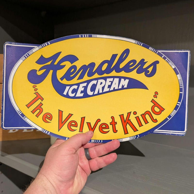 what kind of sneakers does kawhi leonard wear