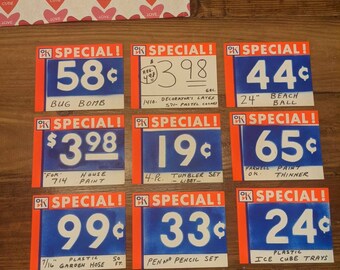 5 1/2 x 7 OK Farewell Hardware Store Letrero de precio de ferretería de los años 60. Letrero antiguo y original: ¡pintura, pelota de playa, lápiz y más!