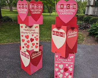 Gran cartel de tienda de dulces Brach's Candy de San Valentín de los años 60, cartel original de tienda de comestibles de 61" de alto - CHOICE