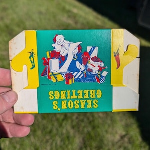 Nos 1960er 70er Jahre Vintage Santa Merry Christmas Cookie oder Candy Box orTreat Box - Vintage Seasons Greetings