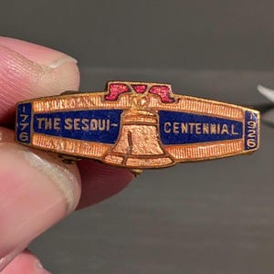 1926 Liberty Bell Sesqutiennal Tie Clip Center Enamel Charm - Vecchio e originale - Spilla da viaggio in metallo vintage