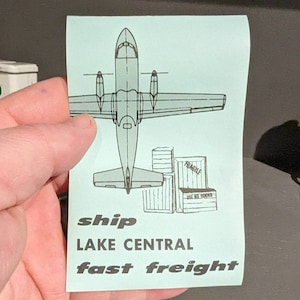 Etichetta gommata Lake Central Airlines Freight anni '60 - Great Lakes - Vecchia e originale - Decalcomania vintage da viaggio o valigia