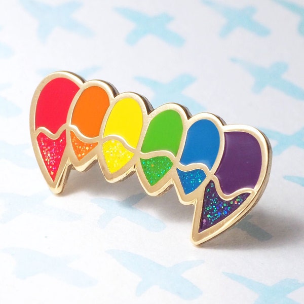 Pride fang emaille pin, LGBTQ regenboogvlag, homo vampier, queer vampier, lgbtqia trots, schattige trots merch, queer