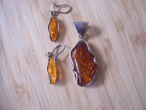 Vintage Large Amber Pendant and Earrings set in S… - image 2