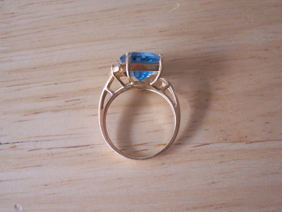 Vintage Large Blue Topaz and Diamond Ring in 14kt… - image 6