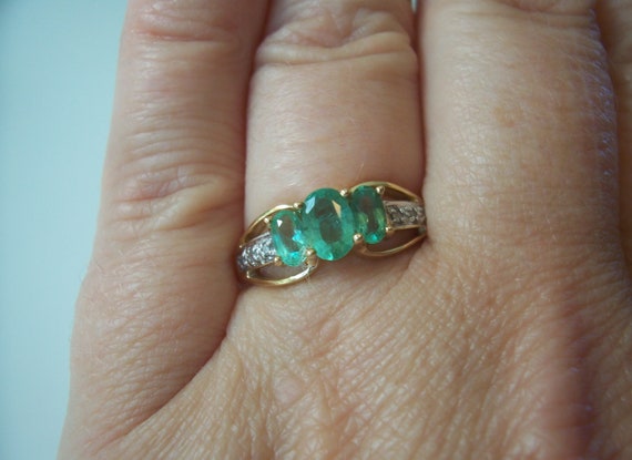 Vintage Natural 3 Stone Emerald and Diamond Ring … - image 7