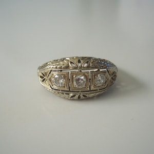 Vintage 3 stone Filigree Natural Diamond Ring in 14kt White Gold