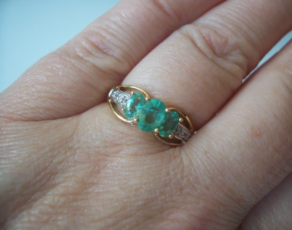 Vintage Natural 3 Stone Emerald and Diamond Ring … - image 9