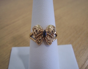 Vintage Butterfly Natural Sapphire Ring in Yellow Gold