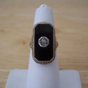 Vintage natural Black Onyx and Diamond Filigree Ring in 14kt White Gold