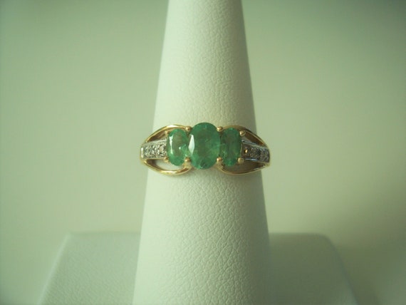 Vintage Natural 3 Stone Emerald and Diamond Ring … - image 2