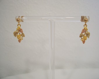 Vintage Black Hills Gold Dangle Earrings in Gold with Grapes and Leaves