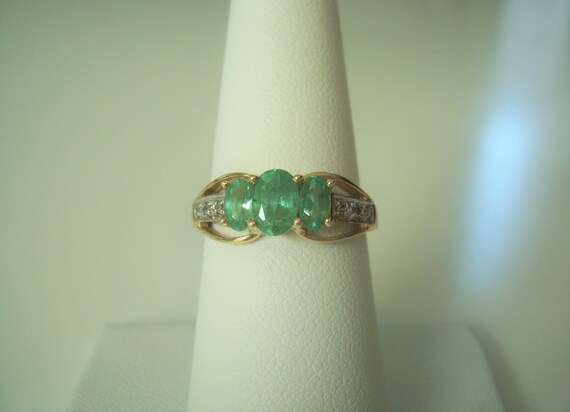 Vintage Natural 3 Stone Emerald and Diamond Ring … - image 3