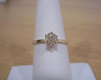 Natural Round Diamond Solitaire Ring in 14kt Yellow Gold