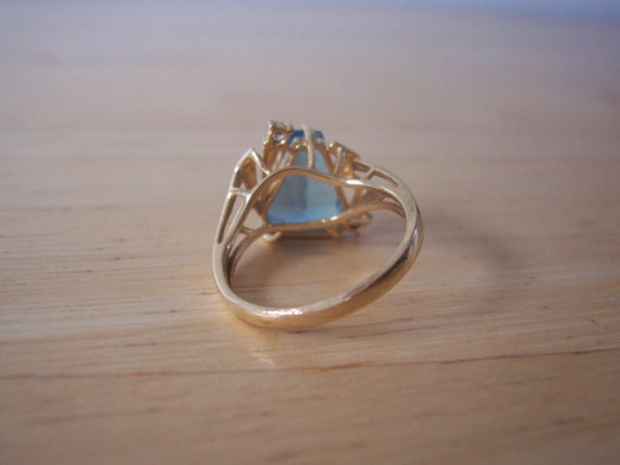 Vintage Large Blue Topaz and Diamond Ring in 14kt… - image 3