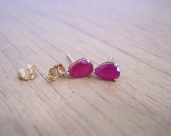Pear Shape Natural Ruby Stud Earrings in 14kt yellow Gold