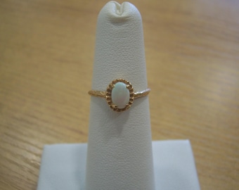 Vintage Dainty natural Opal Ring in Yellow Gold