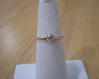 Vintage Natural Diamond Solitaire Ring in 14kt Yellow Gold Engagement Wedding