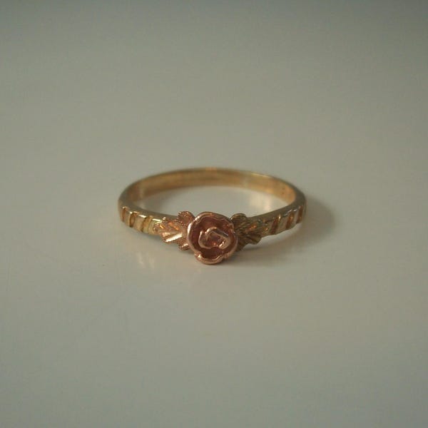 Dainty Vintage Black Hills Gold Vintage Flower Ring in Rose Yellow and Green Gold