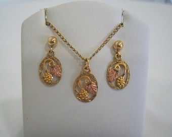 Vintage Black Hills Golds Earrings and Pendant Set in Tri Color Gold