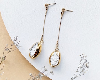 Pendientes colgantes de porcelana / Pendientes de semillas / Pendientes de porcelana blanca / Pendientes colgantes minimalistas / Pendientes de boda de MO Ceramics