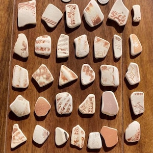 Lot Of 32 Brown & Cream White Sea Pottery Piece Set From Scotland - For Jewellery, Crafts Or Display - Transferware And Spongeware UR1