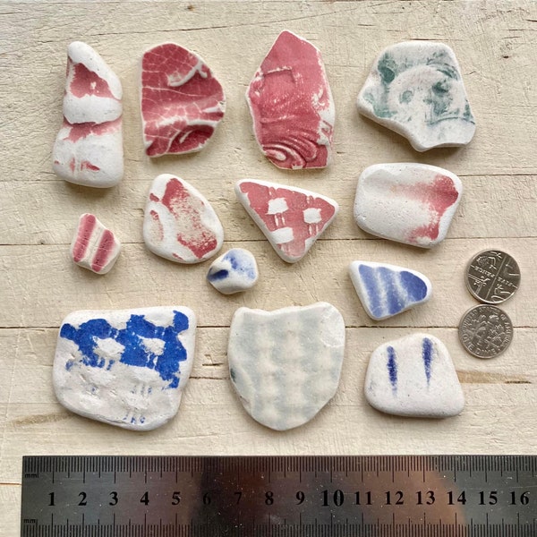 Red, Blue, Green & White Sea Pottery Raised Patterned Textured Piece Set From Scotland - Jewellery, Crafts Or Display - Lot MD7