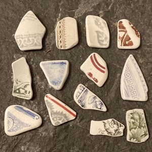 Lot Of JQ Quality Blue, Brown, Red, Purple, Grey, Green & White Sea Pottery Piece Set From Scotland - Jewellery, Crafts Or Display AR4