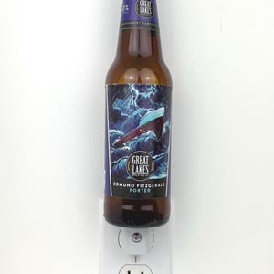 Great Lakes Edmund Fitzgerald Porter 12oz. Glass Bottle Night Light