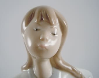 Lladro FIGURINE Girl Stretching (L4872G) 72861