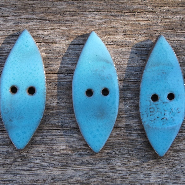3 boutons en céramique bleu turquoise, boutons fait main , boutons à coudre, boutons scrapbooking, bouton navette.