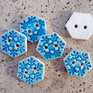 Boutons géométriques en céramique, Set de six boutons hexagones bleu turquoise, boutons à coudre fait main en porcelaine. image 2