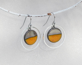 Circle ceramic earrings orange and silver, surgical steel hooks, minimalist earrings handmade in France.