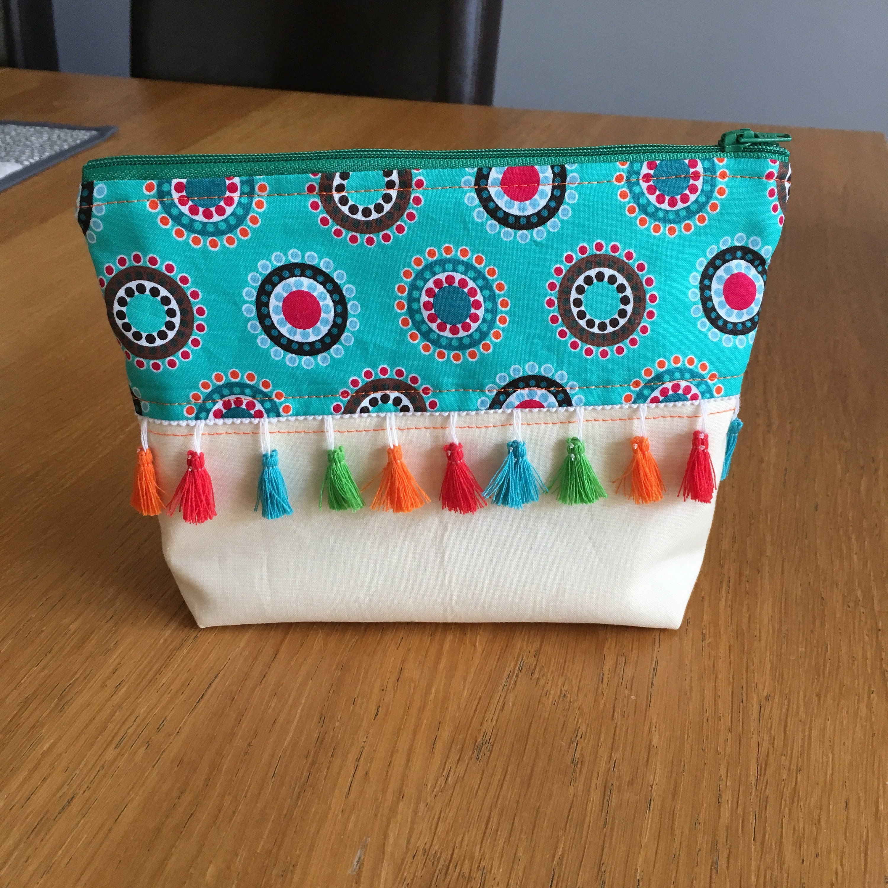 simple make up bag